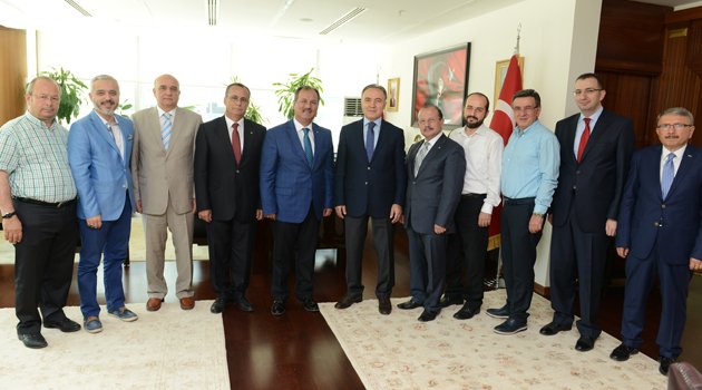 Denizli Ticaret Odası, Denizli Valisi Altıparmak’ı ziyaret etti