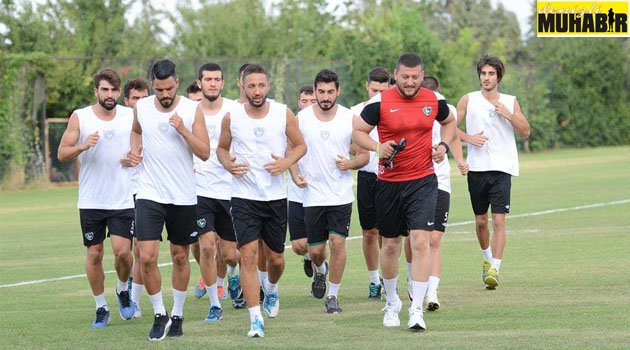 Horoz, Hocasız çalışıyor