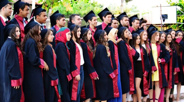 İÇPAL mezunlarını uğurladı