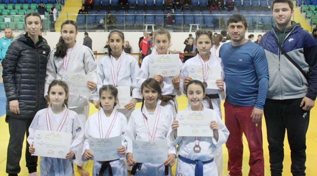 JUDOCULAR YARI FİNAL BİLETİNİ ALDI