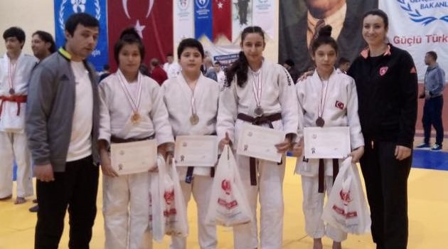 JUDODA TÜRKİYE ŞAMPİYONASINA DÖRT BİLET