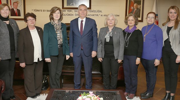 “Kadın mutluysa toplum da mutlu oluyor”