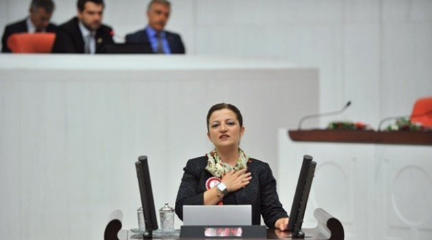 KHK’leri gündeme taşıdı