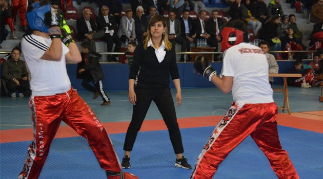 KİCK BOKS HEYECANI BABADAĞ'DA YAŞANDI