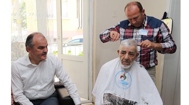 KİŞİSEL BAKIM HİZMETİ SÜRÜYOR
