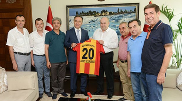 Kızılcabölükspor yönetimi Vali Altıparmak'a ziyaret