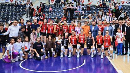 Denizli Büyükşehir, Fenerbahçe’yi sildi süpürdü