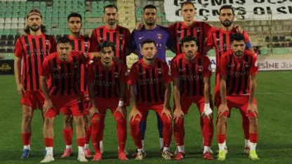 Denizli İdmanyurdu sağlam kadrosuyla yoluna devam ediyor