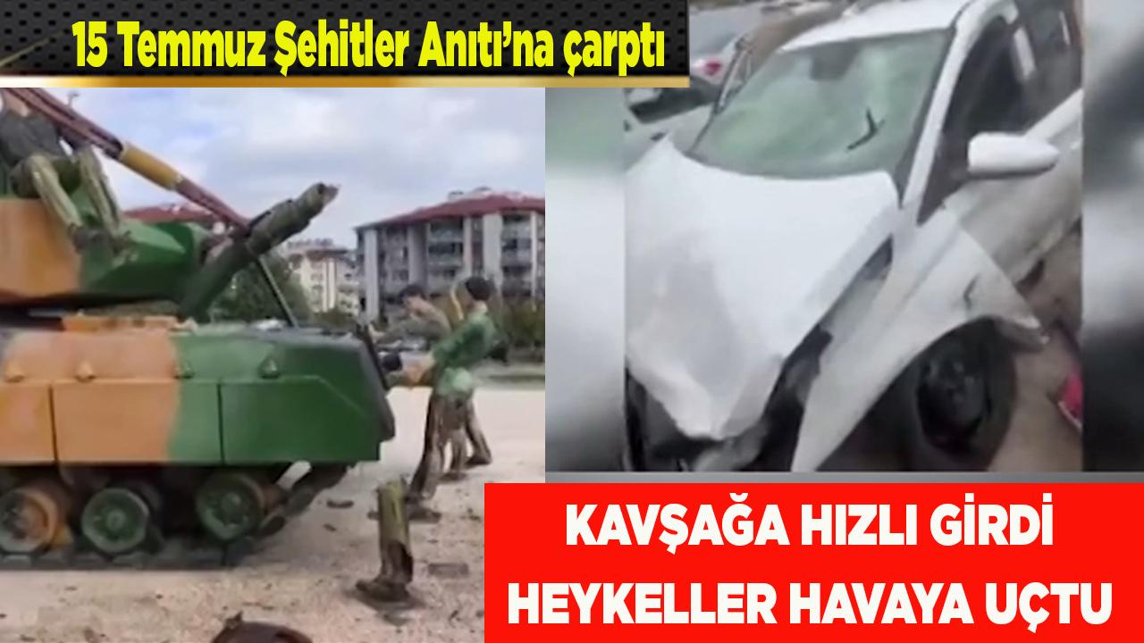 Denizli'de kavşağa süratli giren otomobil, heykelleri biçti