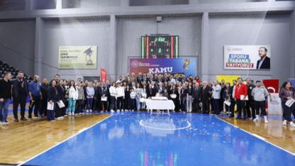 KAMU’NUN ŞAMPİYONLARI KUPALARINI ALDI