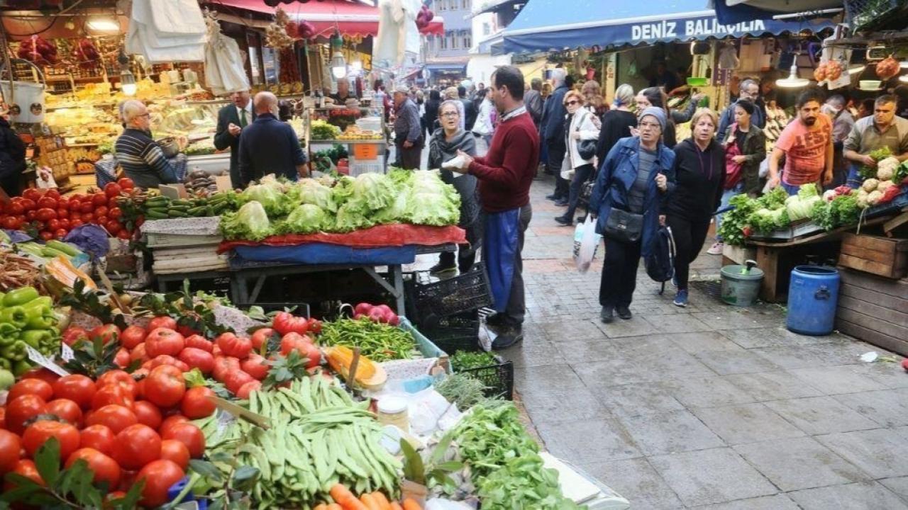 Semt pazarlarını yeşillik yaktı