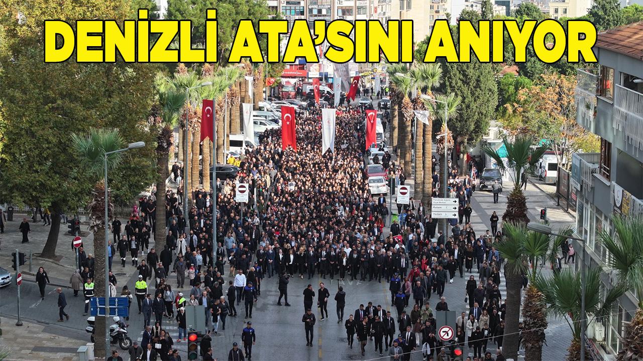 Binlerce kişi Atatürk için yürüdü