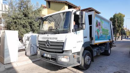 MERKEZEFENDİ’DE ÇÖP ARABALARINDAN TEMİZ KOKULAR YAYILIYOR