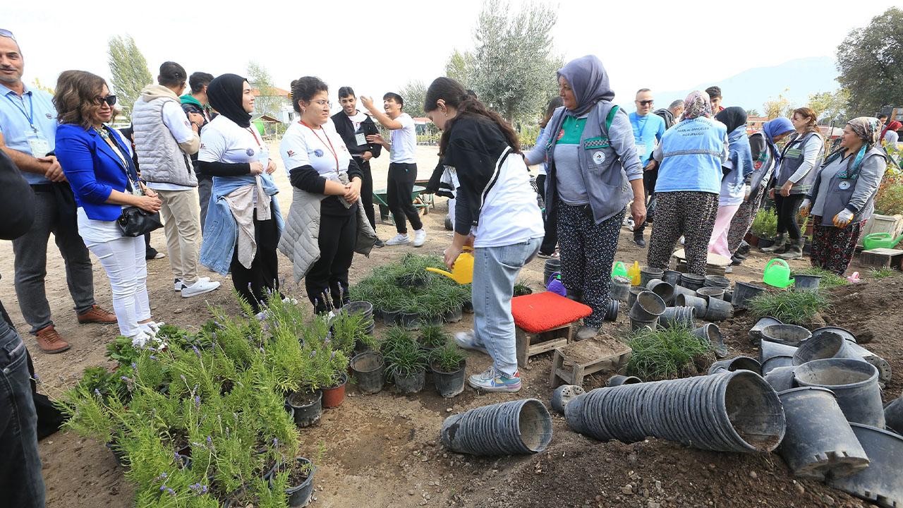 PAMUKKALE&#039;DE ÇEVRE VE KARİYER ODAKLI EĞİTİM