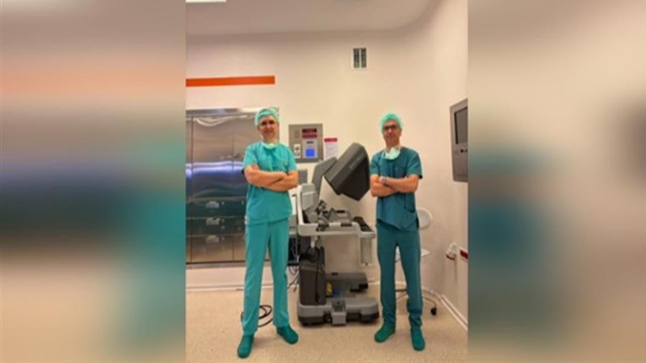 Tek Böbrek Üstü Beziyle Yapılan Ameliyat Literatüre Girdi