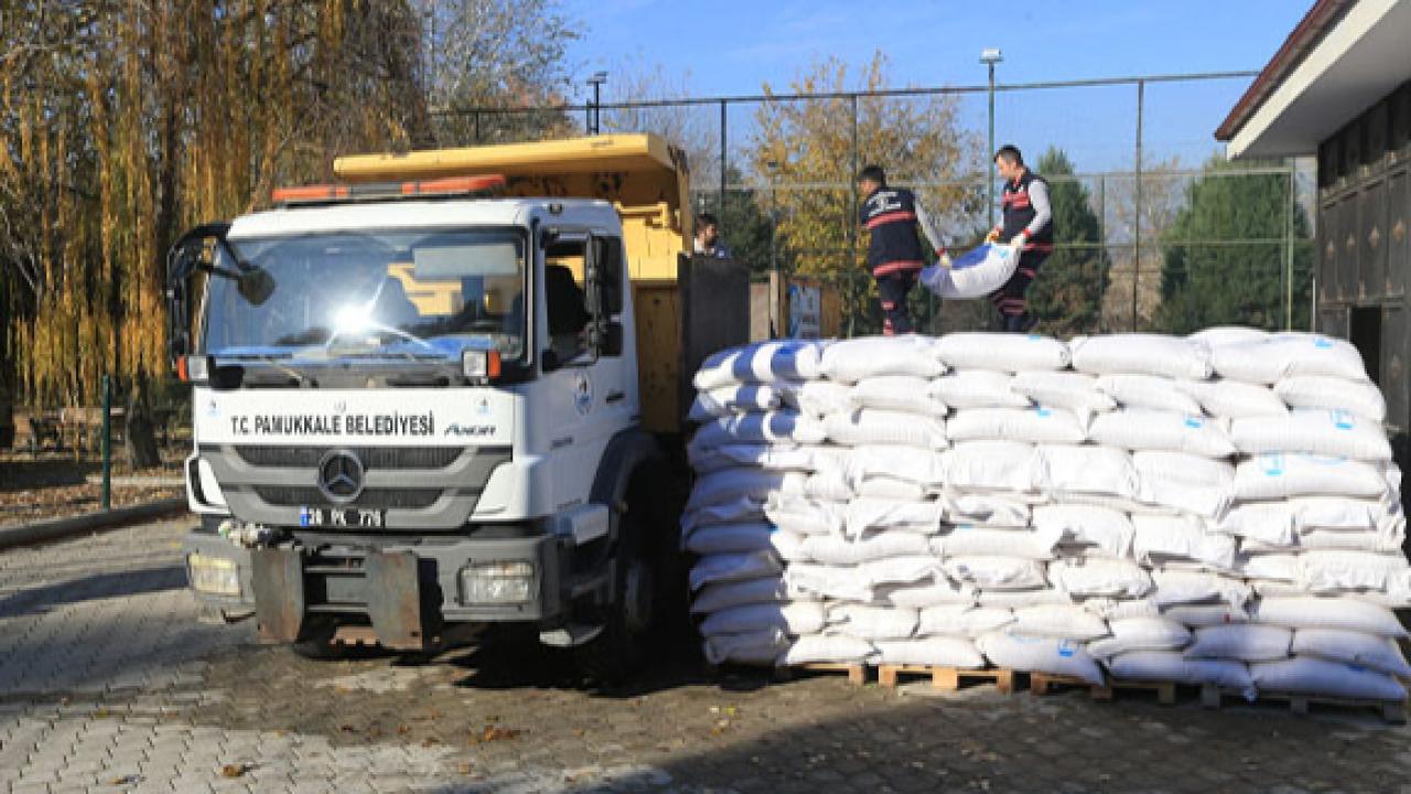 PAMUKKALE BELEDİYESİ KENDİ HASADINI ÜRETİCİYLE PAYLAŞTI