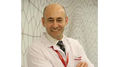 ÇİKOLATA KİSTİ RENKLİ GÖZLÜ KADINLARI SEVİYOR