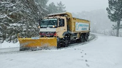 Denizli Büyükşehir kar mesaisinde