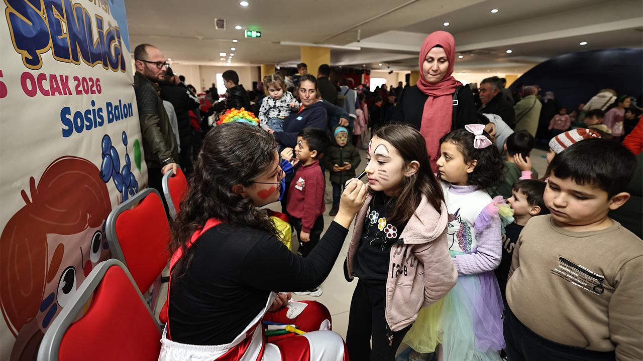 Denizli Büyükşehir’in çocuk şenliği coşkuyla başladı