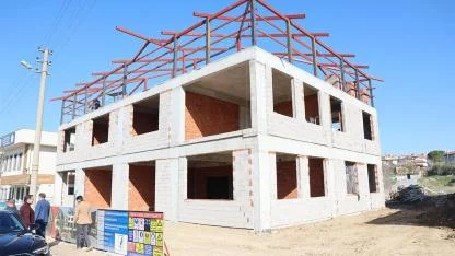 PAMUKKALE'DE GÜNDÜZ ÇOCUK BAKIMEVİ YÜKSELİYOR