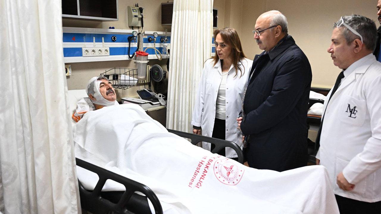 Vali Köşger yaralıları ziyaret etti