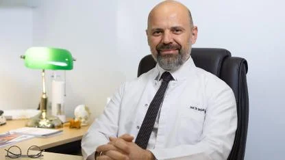 Akıllı telefonlar boyun fıtığı sebebi