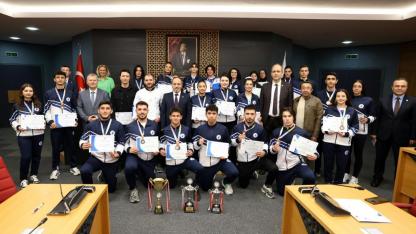 PAÜ Sporcularına Rektör Güngör’den Teşekkür Belgesi