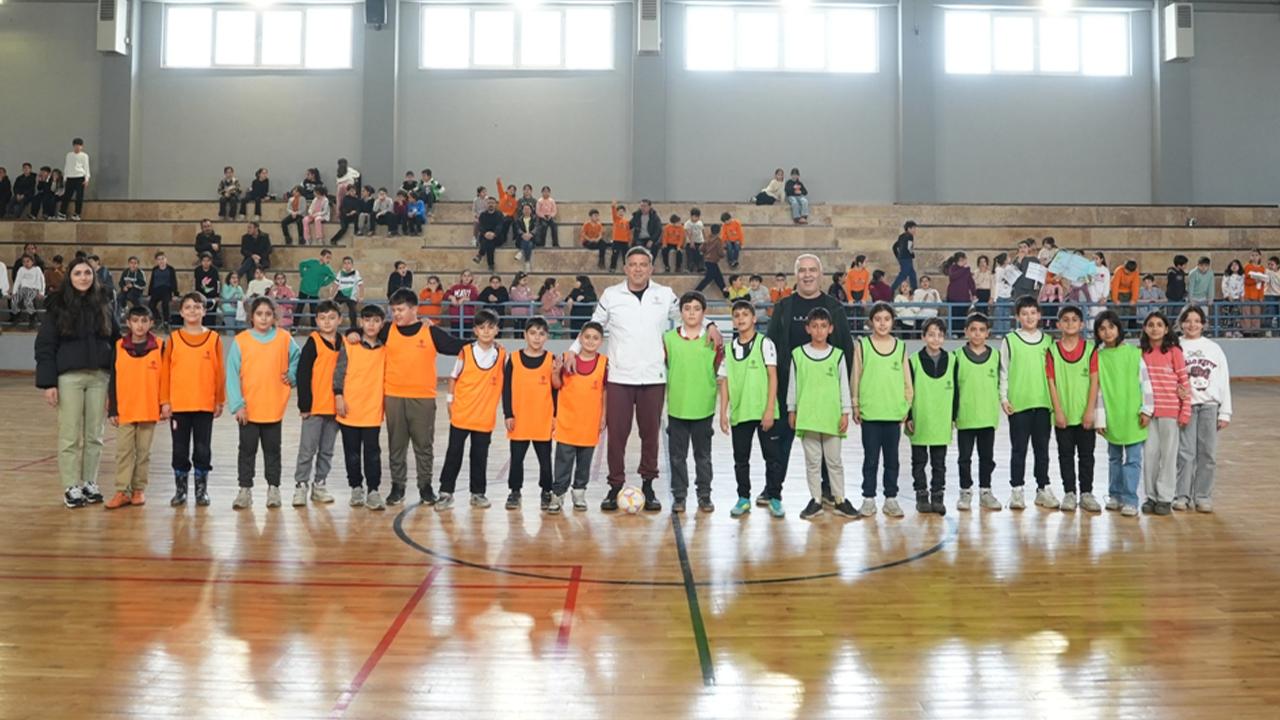 ‘Sınıflar Arası Futsal Turnuvası’nda heyecan sürüyor