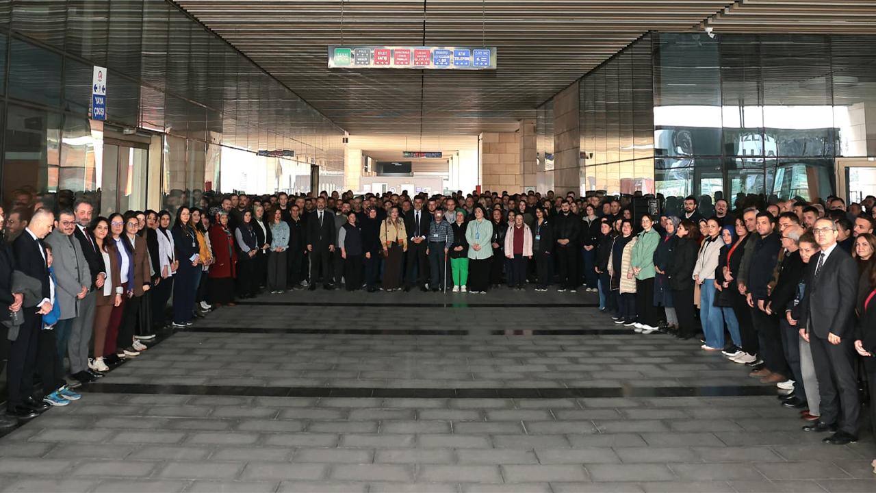 Başkan Çavuşoğlu, belediye personeliyle bayramlaştı