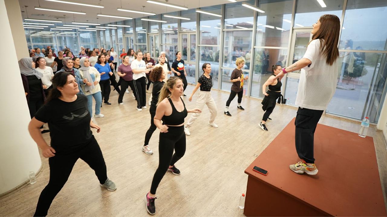 BAĞBAŞI GENÇLİK MERKEZİ KAPILARINI SPORLA AÇTI