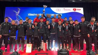 DENİZLİLİ GÜREŞÇİLER TÜRKİYE ŞAMPİYONU