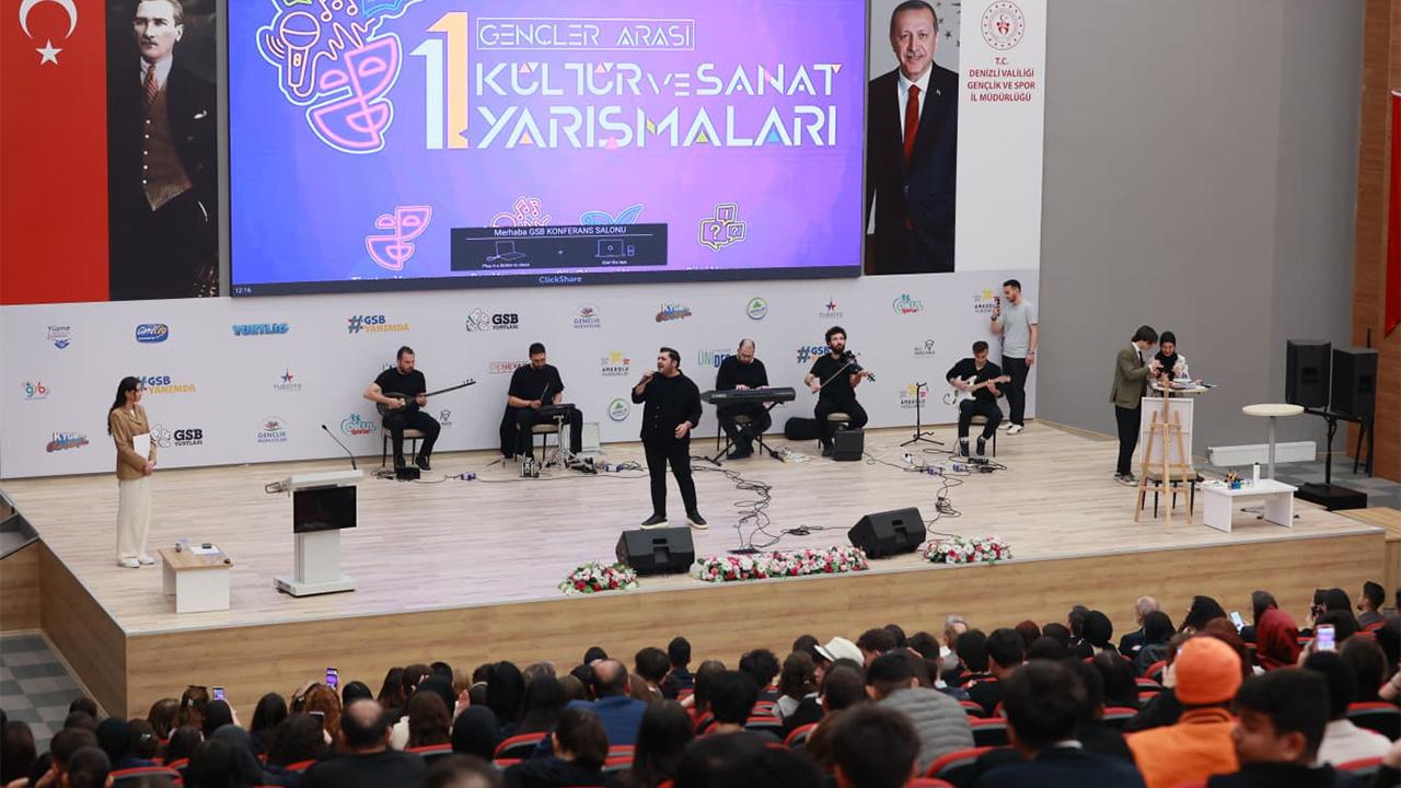 KÜLTÜR SANAT YARIŞMALARINDA SAHNE GENÇLERİN