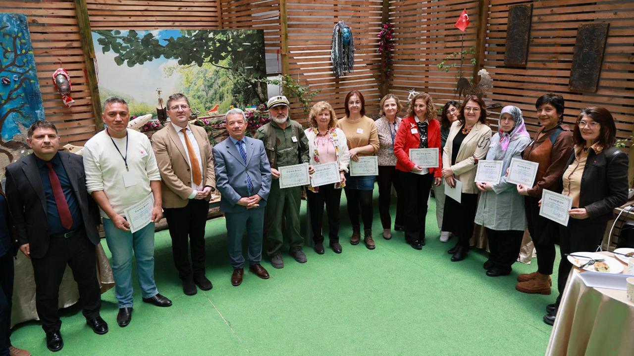 PAÜ Hastanelerinde “Hayata Renkli Dokunuşlar” Etkinliği