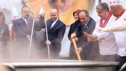 Rektör Güngör, EGEKAF’26’nın Açılış Programına Katıldı