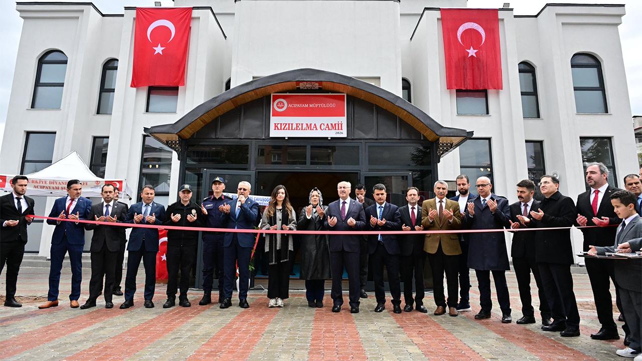 VALİ KÖŞGER, KIZILELMA CAMİİ’NİN AÇILIŞINI GERÇEKLEŞTİRDİ
