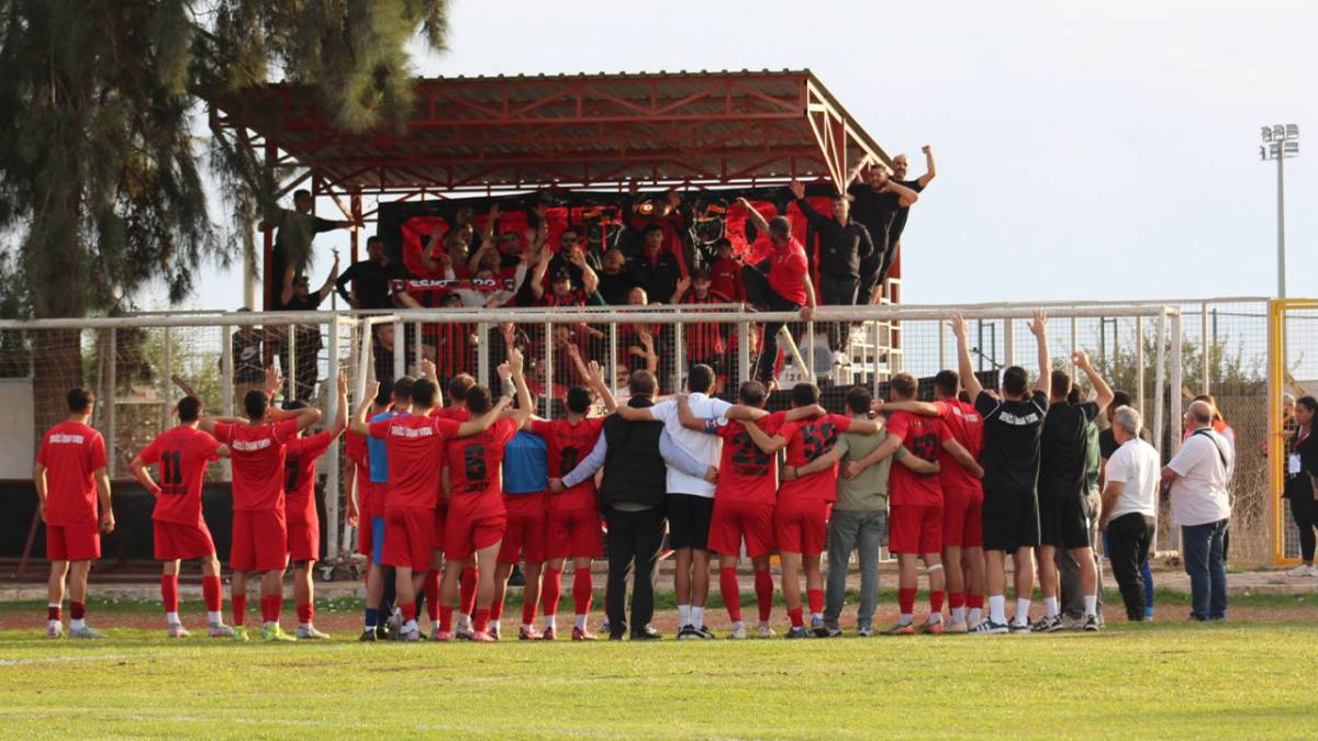 DENİZLİ İDMAN YURDU ZİRVEYE GÖZ KIRPTI