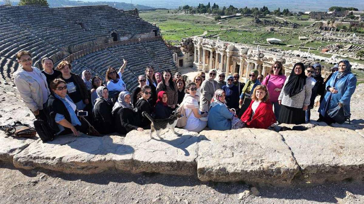 MERKEZEFENDİLİ KADINLAR GEZİYOR