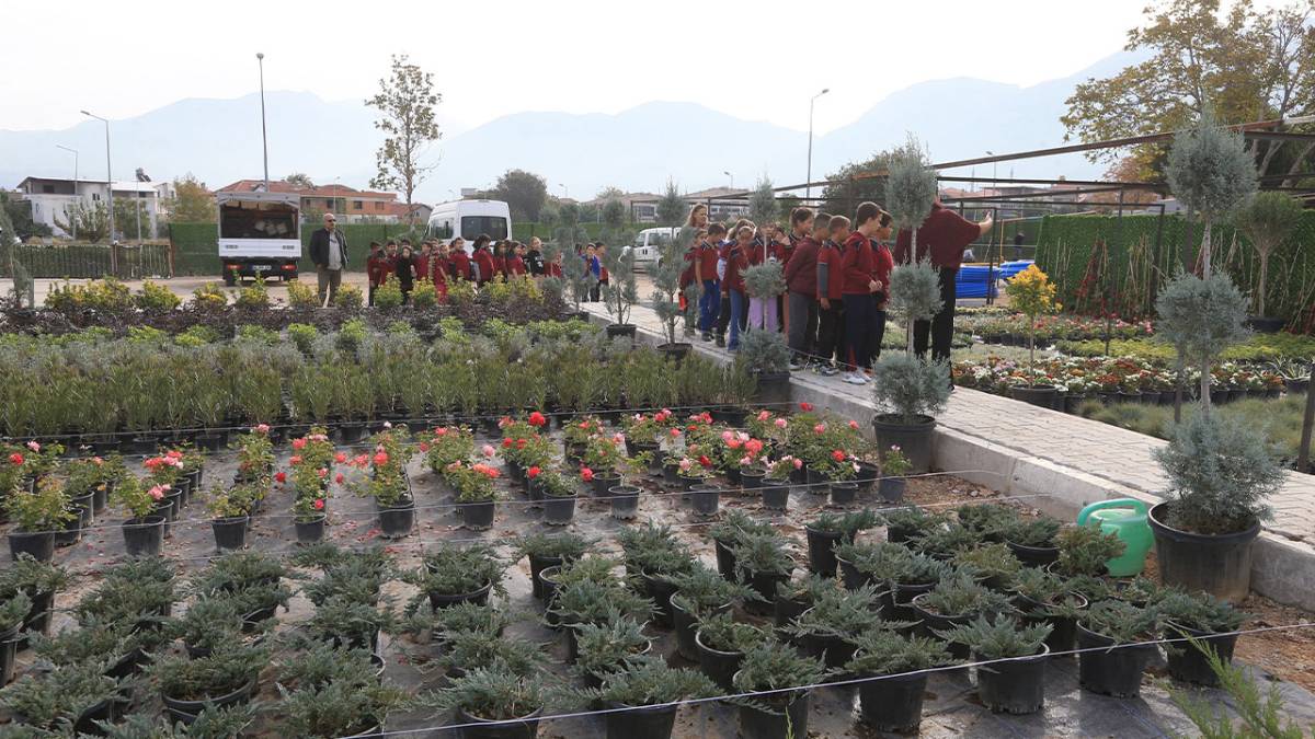 PAMUKKALE'DE ÇEVRE VE KARİYER ODAKLI EĞİTİM