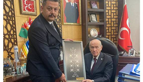 SOLAK, LİDER BAHÇELİ’YE ÖYLE BİR HEDİYE TAKDİM ETTİ Kİ..