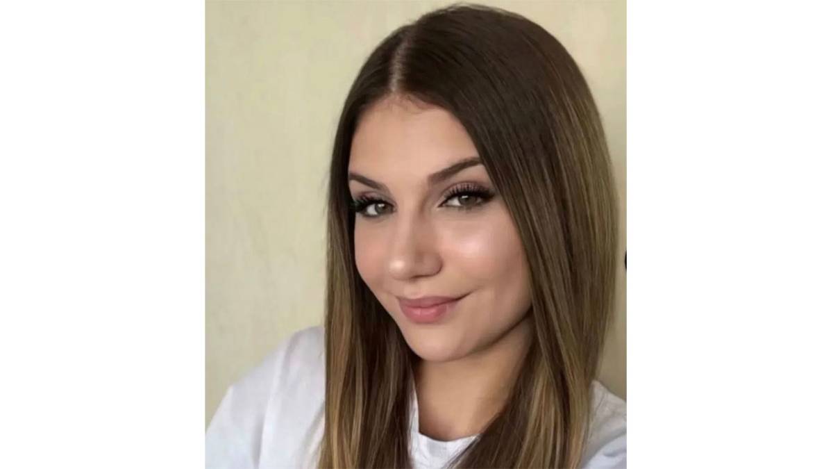 İkiye bölünen otomobildeki kadın hayatını kaybetti