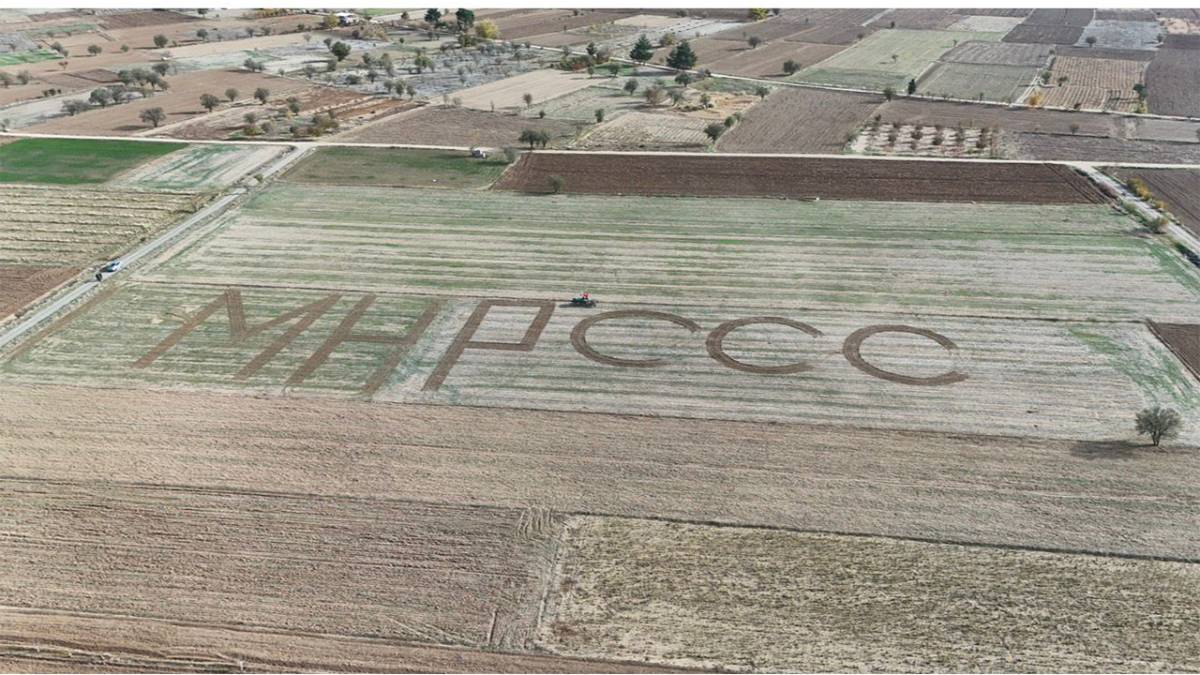 ACIPAYAM’LI ÇİFTÇİDEN MHP’YE ANLAMLI DESTEK