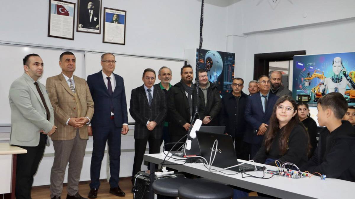 AHMET NURİ ERİKOĞLU ORTAOKULUNDA ÇİFTE AÇILIŞ GURURU