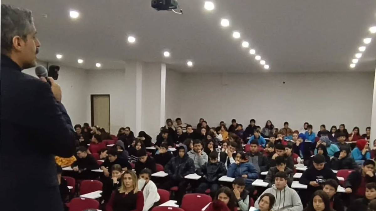 ÖĞRENCİLERDEN  YILDIRIM VE SOLAK’A TEŞEKKÜR YAĞMURU