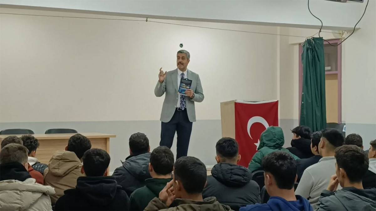 SOLAK: “TÜRK GENÇLİĞİNE HİZMET ETMEYE DEVAM EDİYORUZ”