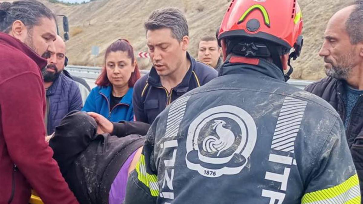 Yoldan çıkan otomobil takla attı; 2 yaralı