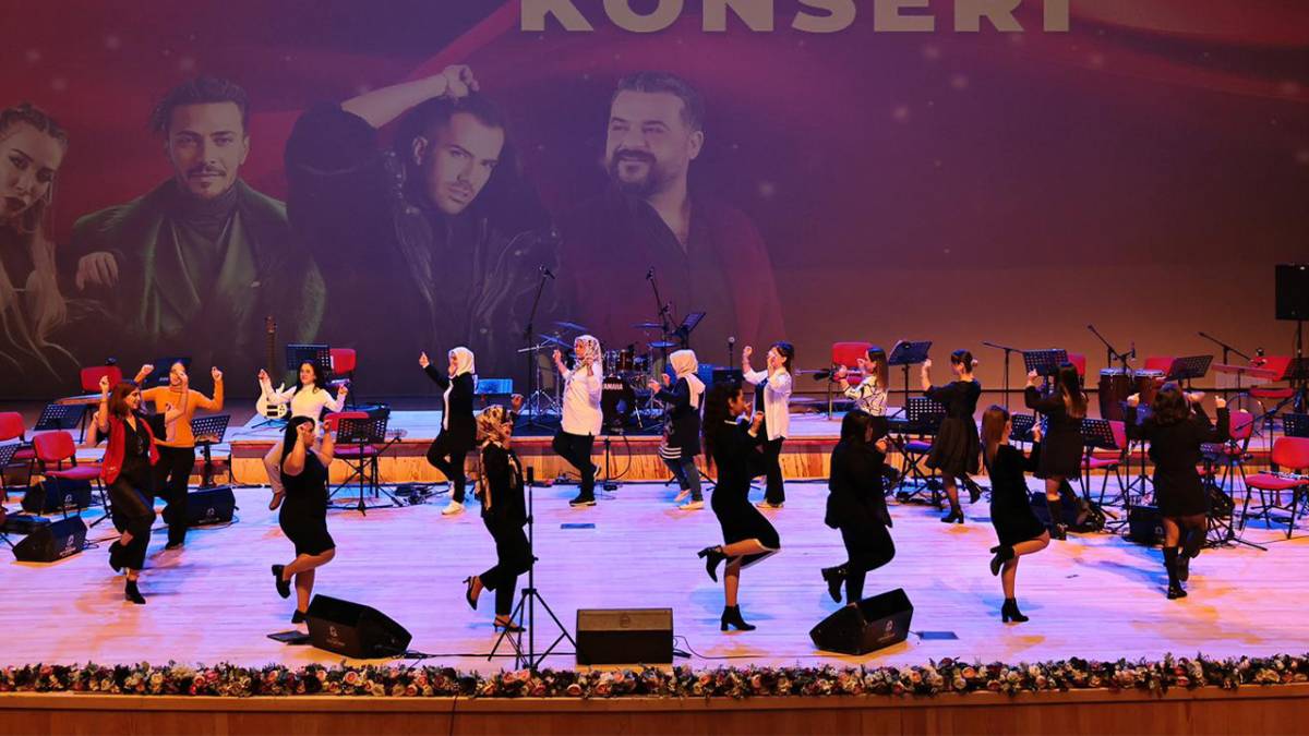 Denizli'de zeybek bilmeyen kadın kalmasın