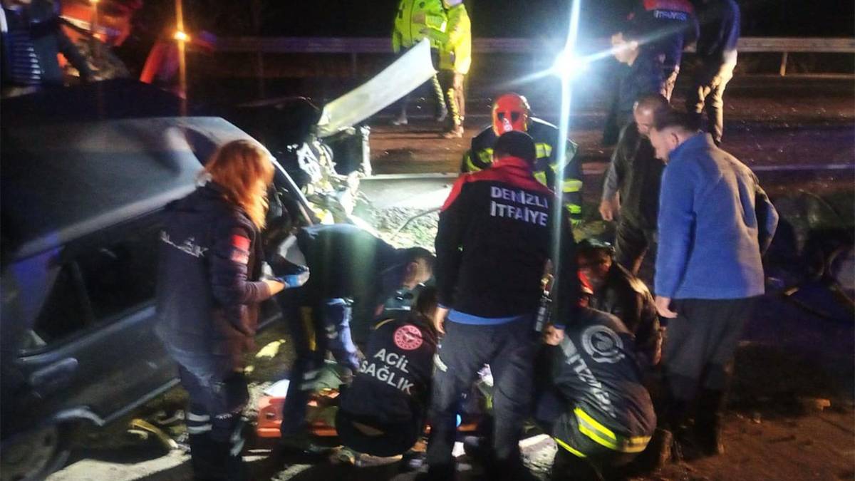 Traktör ile otomobil çarpıştı: 3 yaralı