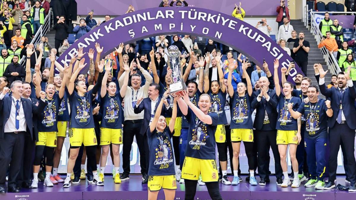 Sadettin Saran, ikinci kupayı Denizli’de kaldırdı