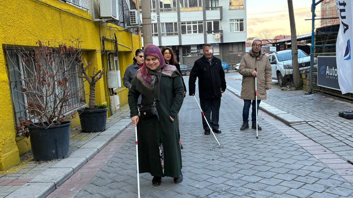 ALTI NOKTA KÖRLER DERNEĞİ’NDEN BAĞIMSIZ HAREKET KURSU