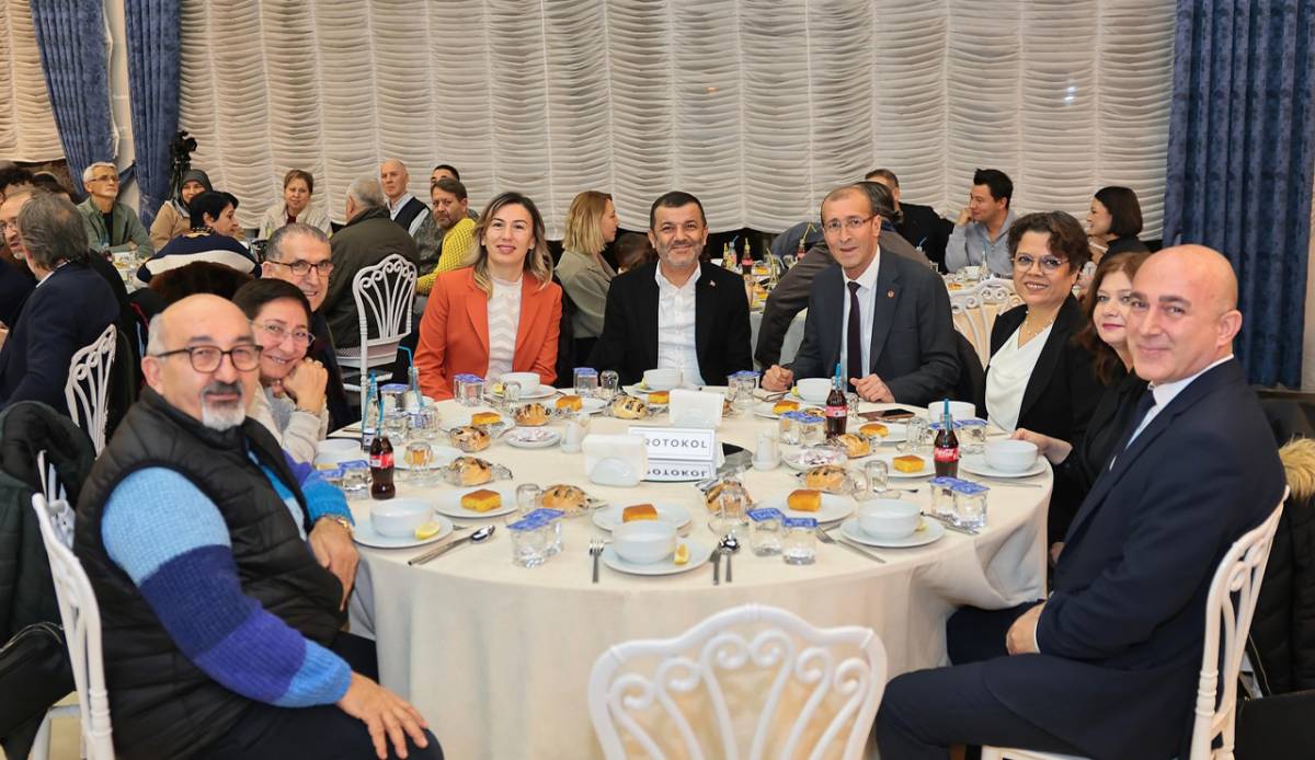 Başkan Çavuşoğlu gazeteciler ve aileleri ile bir araya geldi